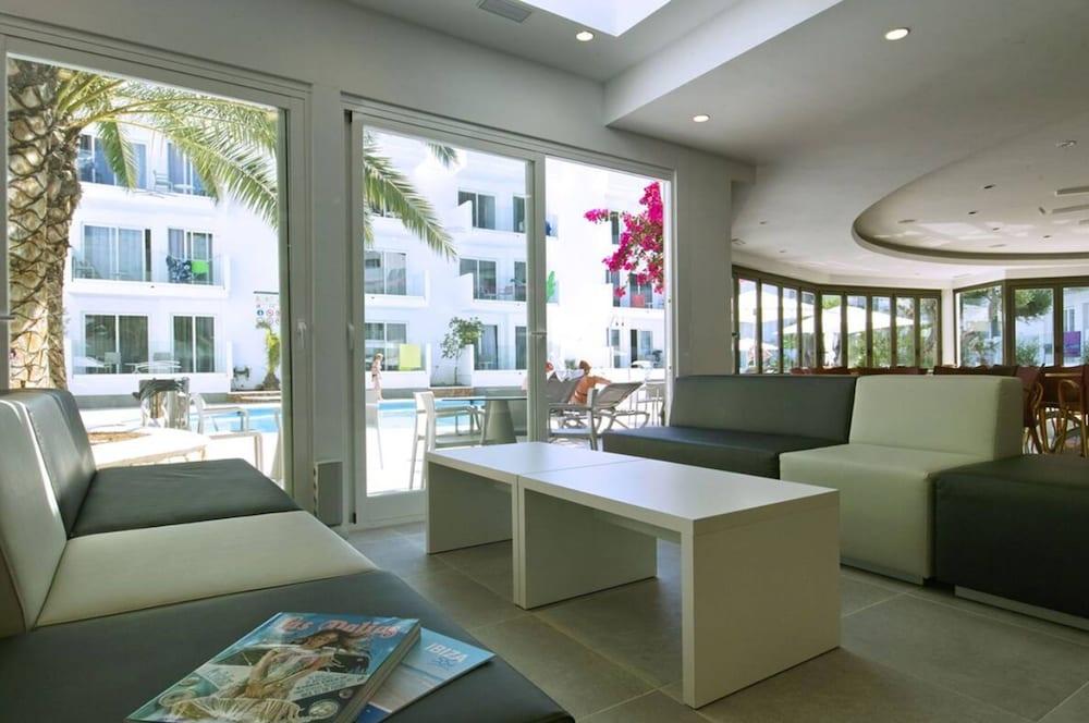Balansat Apartahotel 4*